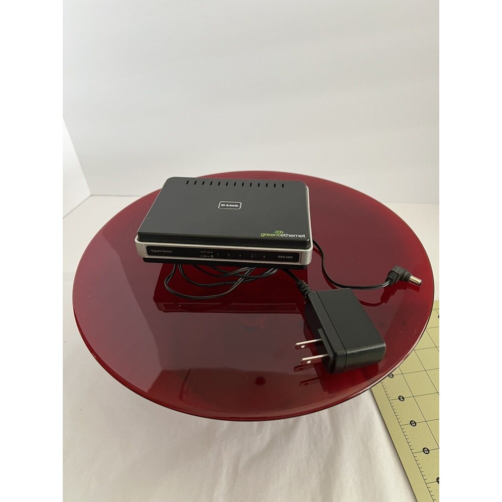 D-Link DGS-2205 5-Port Desktop Gigabit Ethernet Switch Network FREE S/H